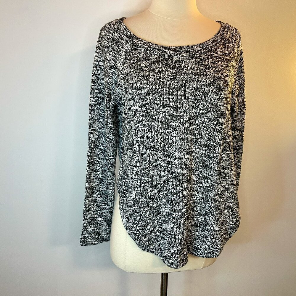 Chelsea Sky Women's Black White Knit Hi-Low LS Sweater - Size Medium NWT $68